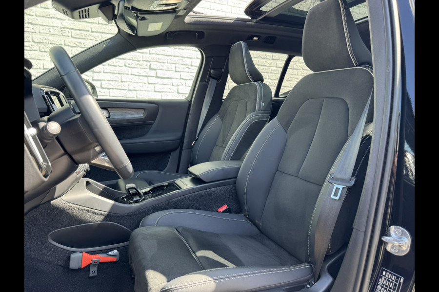 Volvo XC40 Recharge Pro SOH 97% Adaptive Cruise All-Season Banden Panoramadak AppleCarplay Elec. inklapbare trekhaak Leder