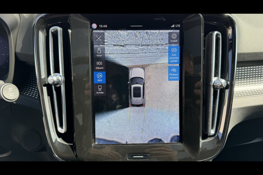 Volvo XC40 Recharge Pro SOH 97% Adaptive Cruise All-Season Banden Panoramadak AppleCarplay Elec. inklapbare trekhaak Leder