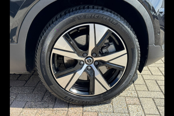 Volvo XC40 Recharge Pro SOH 97% Adaptive Cruise All-Season Banden Panoramadak AppleCarplay Elec. inklapbare trekhaak Leder