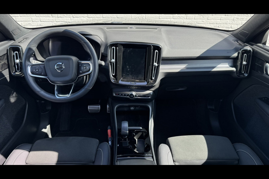 Volvo XC40 Recharge Pro SOH 97% Adaptive Cruise All-Season Banden Panoramadak AppleCarplay Elec. inklapbare trekhaak Leder