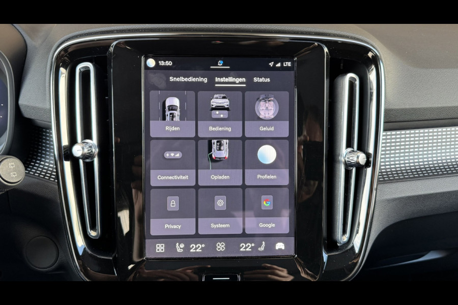 Volvo XC40 Recharge Pro SOH 97% Adaptive Cruise All-Season Banden Panoramadak AppleCarplay Elec. inklapbare trekhaak Leder