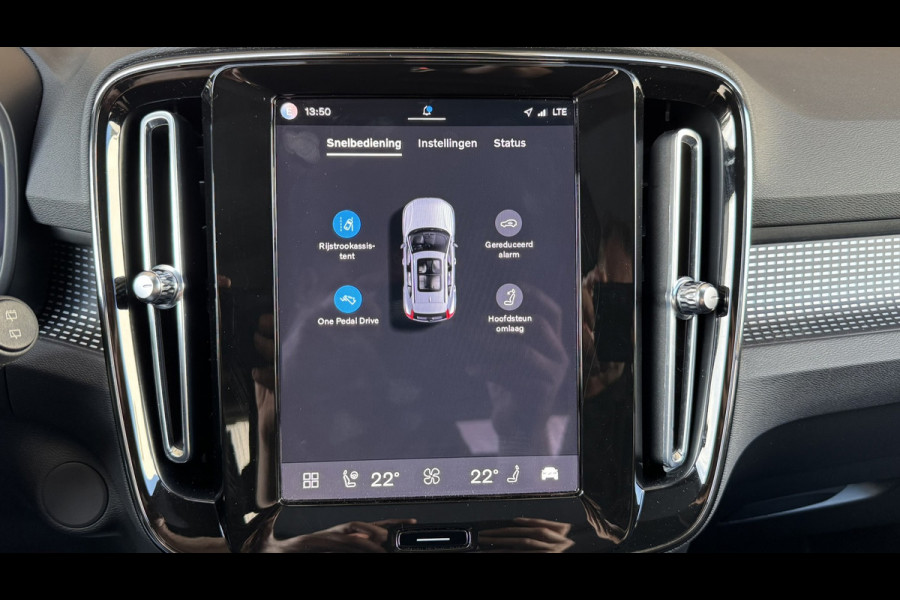 Volvo XC40 Recharge Pro SOH 97% Adaptive Cruise All-Season Banden Panoramadak AppleCarplay Elec. inklapbare trekhaak Leder