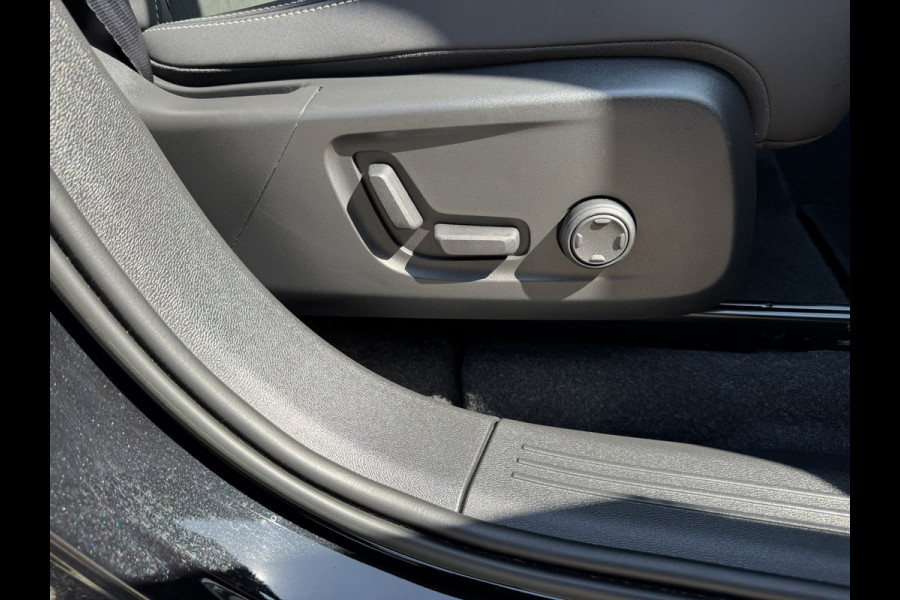 Volvo XC40 Recharge Pro SOH 97% Adaptive Cruise All-Season Banden Panoramadak AppleCarplay Elec. inklapbare trekhaak Leder