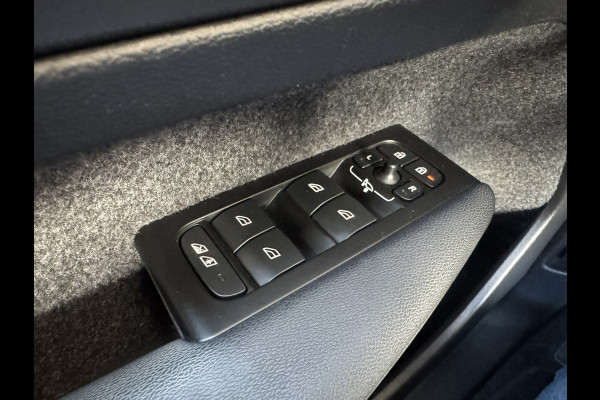 Volvo XC40 Recharge Pro SOH 97% Adaptive Cruise All-Season Banden Panoramadak AppleCarplay Elec. inklapbare trekhaak Leder