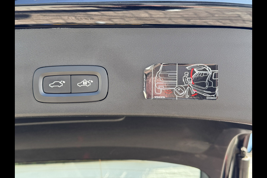 Volvo XC40 Recharge Pro SOH 97% Adaptive Cruise All-Season Banden Panoramadak AppleCarplay Elec. inklapbare trekhaak Leder