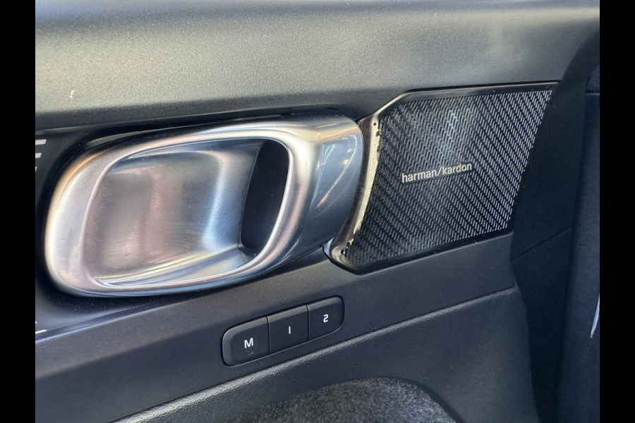 Volvo XC40 Recharge Pro SOH 97% Adaptive Cruise All-Season Banden Panoramadak AppleCarplay Elec. inklapbare trekhaak Leder