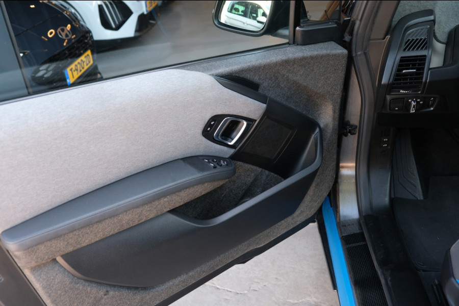 BMW i3 Executive Edition 120Ah 42 kWh |85.583km| Navi/Camera/Stoelverwarming NIEUWSTAAT