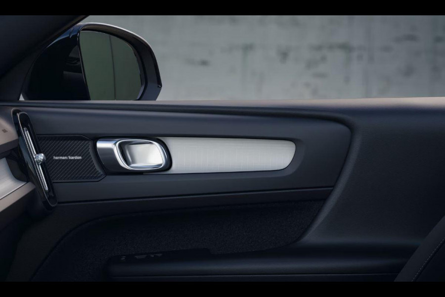 Volvo XC40 B4 211PK Automaat Plus Black Edition