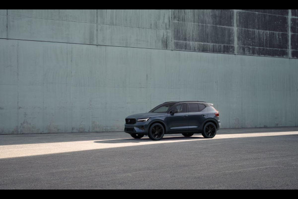 Volvo XC40 B4 211PK Automaat Plus Black Edition