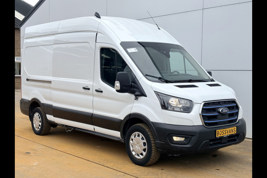 Ford E-Transit 68kWh 184PK L3H3 317km WLTP 93,8% (SOH) Snelladen Camera Cruise control Climate control Carplay Navigatie Laadkabel Parkeersensoren