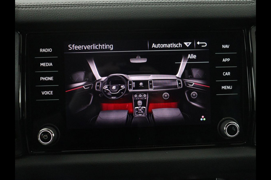 Škoda Kodiaq 1.5 TSI Sportline Business | Leder | Memory | Adaptive cruise | Stoelverwarming | Camera | Park assist | Sfeerverlichting | Bluetooth | Navigatie | Elektrische achterklep | Trekhaak