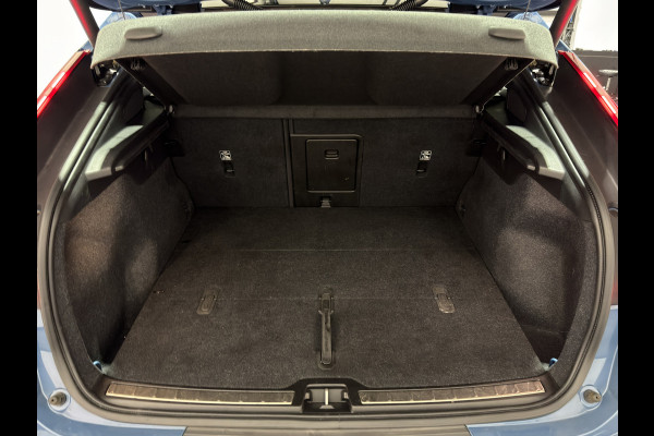 Volvo C40 Recharge Plus 69 kWh | Adaptief Cruise Control | Keyless | Voorstoelen verwarmd
