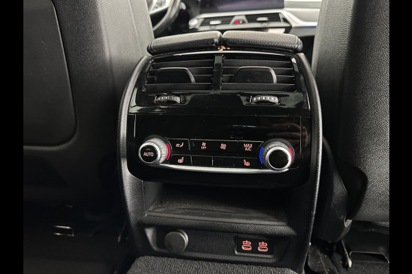 BMW 5 Serie Touring 530e xDrive Business Edition Plus M-Sportpack (Plug-in) {SoH-96%} (INCL.BTW) *PANO | HEAD-UP | LEATHER | FULL-LED | MEMORY-PACK | HARMAN/KARDON | BLINDSPOT | DIGI-COCKPIT | CAMERA | NAVI-FULLMAP | PRIVACY-GLASS | SHIFTPADDLES | ECC | PDC | 18''ALU