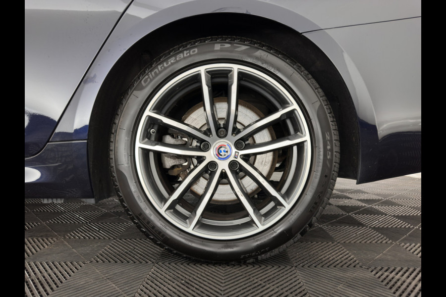 BMW 5 Serie Touring 530e xDrive Business Edition Plus M-Sportpack (Plug-in) {SoH-96%} (INCL.BTW) *PANO | HEAD-UP | LEATHER | FULL-LED | MEMORY-PACK | HARMAN/KARDON | BLINDSPOT | DIGI-COCKPIT | CAMERA | NAVI-FULLMAP | PRIVACY-GLASS | SHIFTPADDLES | ECC | PDC | 18''ALU