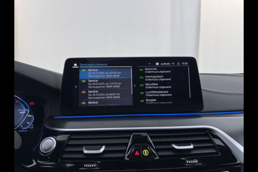 BMW 5 Serie Touring 530e xDrive Business Edition Plus M-Sportpack (Plug-in) {SoH-96%} (INCL.BTW) *PANO | HEAD-UP | LEATHER | FULL-LED | MEMORY-PACK | HARMAN/KARDON | BLINDSPOT | DIGI-COCKPIT | CAMERA | NAVI-FULLMAP | PRIVACY-GLASS | SHIFTPADDLES | ECC | PDC | 18''ALU
