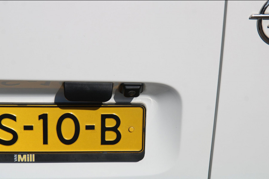 Opel Combo 1.5D L1H1 Edition 131PK / Automaat / Camera / Multi stuur / App connect