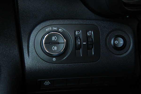 Opel Combo 1.5D L1H1 Edition 131PK / Automaat / Camera / Multi stuur / App connect