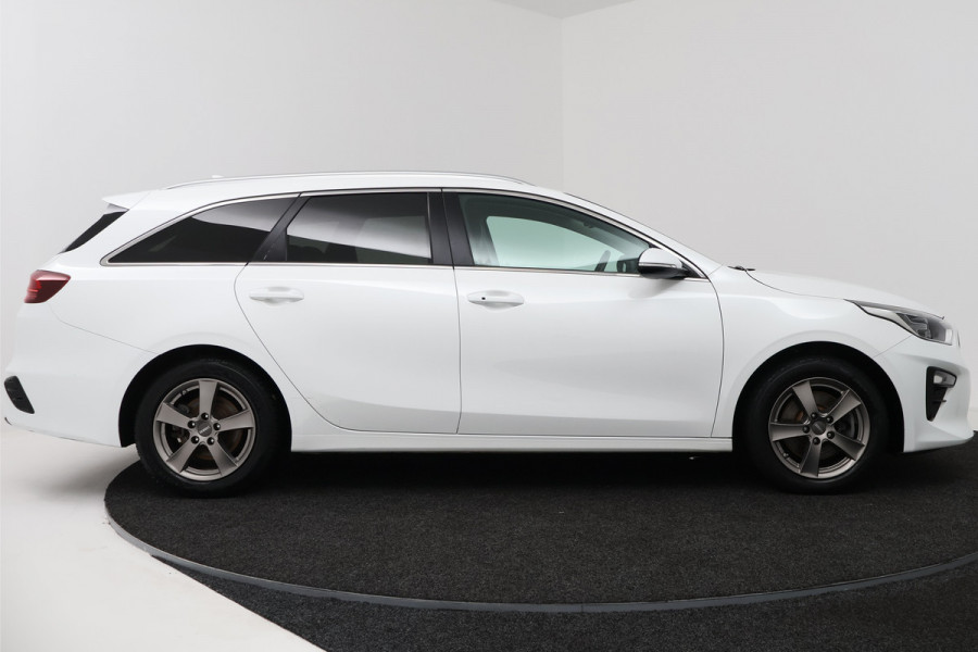 Kia Ceed Sportswagon 1.0 T-GDi DynamicPlusLine (STOEL/STUUR VERWARMING, NAVIGATIE, CAMERA, PARKEERSENSOREN)