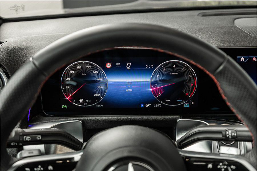 Mercedes-Benz Glb 180 Business Solution AMG 7p. - Panorama | Memory | Carbon | Alcatanra | Stoelverwarming