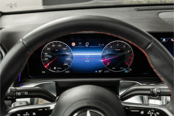 Mercedes-Benz Glb 180 Business Solution AMG 7p. - Panorama | Memory | Carbon | Alcatanra | Stoelverwarming
