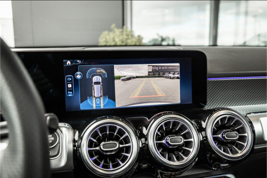 Mercedes-Benz Glb 180 Business Solution AMG 7p. - Panorama | Memory | Carbon | Alcatanra | Stoelverwarming