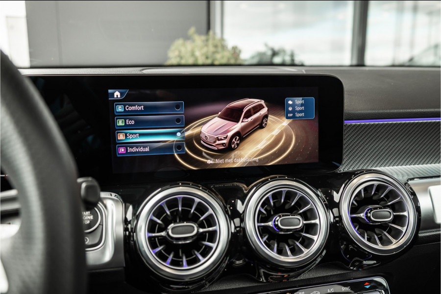 Mercedes-Benz Glb 180 Business Solution AMG 7p. - Panorama | Memory | Carbon | Alcatanra | Stoelverwarming