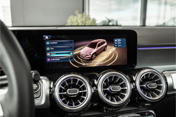 Mercedes-Benz Glb 180 Business Solution AMG 7p. - Panorama | Memory | Carbon | Alcatanra | Stoelverwarming