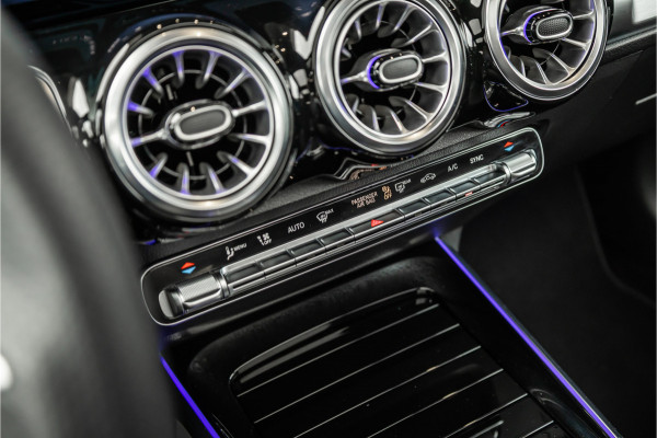 Mercedes-Benz Glb 180 Business Solution AMG 7p. - Panorama | Memory | Carbon | Alcatanra | Stoelverwarming