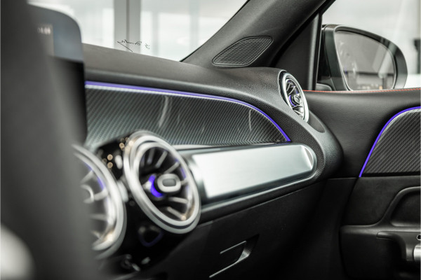 Mercedes-Benz Glb 180 Business Solution AMG 7p. - Panorama | Memory | Carbon | Alcatanra | Stoelverwarming