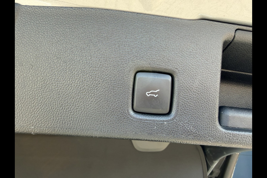 Ford Kuga Plug-In Hybrid ST-Line X TREKHAAK! PANODAK! WINTERPACK