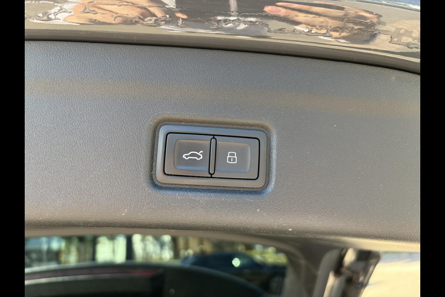 Audi Q6 e-tron Launch edition 83 kWh BOMVOL! | ELEK. TREKHAAK | STOEL VERWARMING VOOR EN ACHTER | KEYLESS | 360 CAMERA | STUURVERWARMING | FABRIEKS GARANTIE TM 01-08-2027 |