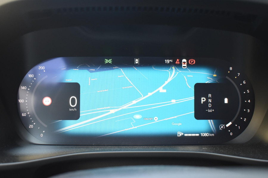 Volvo XC40 B4 211PK Automaat Plus Dark / Adaptive Cruise control / Extra getint glas / Harman Kardon / Elektrisch verstelbare stoelen met geheugen / Stoel- en stuurverwarming / Trekhaak