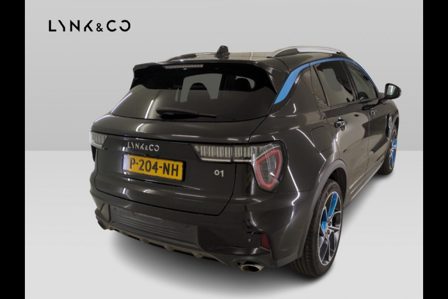 Lynk & Co 01 1.5 262pk Plug-in Adapt.Cruise Pano.dak Carplay Black Magic