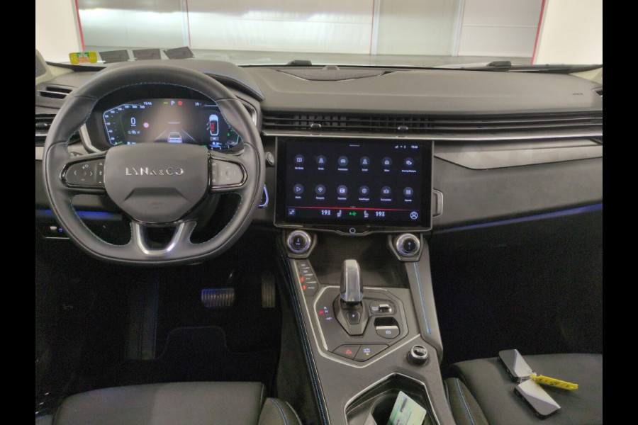 Lynk & Co 01 1.5 262pk Plug-in Adapt.Cruise Pano.dak Carplay Black Magic