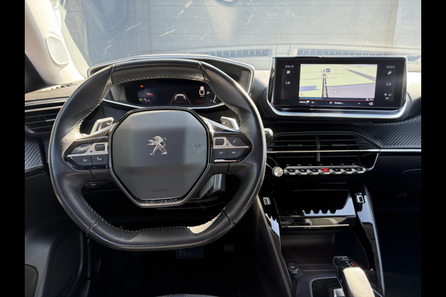 Peugeot 2008 1.2 PureTech Allure ✓Recent beurt gehad✓D-riem vv in 06-2025✓Camera°360✓Draadloze telefoonlader✓Carplay✓Keyless✓Automaat✓Trekhaak✓Halfleder✓Navi✓Clima✓Cruise✓131pk✓Lm velgen✓2e Eigenaar✓Pdc V+A✓Rijstrooksensor✓N.A.P✓Apk tot 04-2028