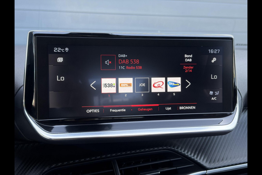 Peugeot 2008 1.2 PureTech Allure ✓Recent beurt gehad✓D-riem vv in 06-2025✓Camera°360✓Draadloze telefoonlader✓Carplay✓Keyless✓Automaat✓Trekhaak✓Halfleder✓Navi✓Clima✓Cruise✓131pk✓Lm velgen✓2e Eigenaar✓Pdc V+A✓Rijstrooksensor✓N.A.P✓Apk tot 04-2028