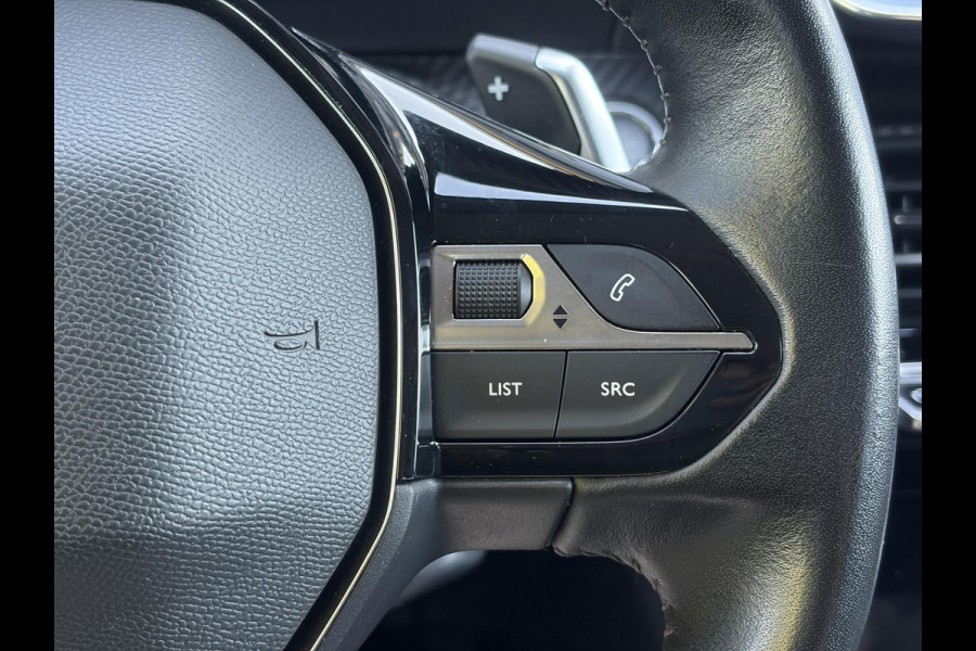 Peugeot 2008 1.2 PureTech Allure ✓Recent beurt gehad✓D-riem vv in 06-2025✓Camera°360✓Draadloze telefoonlader✓Carplay✓Keyless✓Automaat✓Trekhaak✓Halfleder✓Navi✓Clima✓Cruise✓131pk✓Lm velgen✓2e Eigenaar✓Pdc V+A✓Rijstrooksensor✓N.A.P✓Apk tot 04-2028