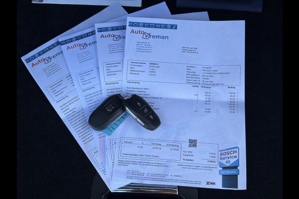 Peugeot 2008 1.2 PureTech Allure ✓Recent beurt gehad✓D-riem vv in 06-2025✓Camera°360✓Draadloze telefoonlader✓Carplay✓Keyless✓Automaat✓Trekhaak✓Halfleder✓Navi✓Clima✓Cruise✓131pk✓Lm velgen✓2e Eigenaar✓Pdc V+A✓Rijstrooksensor✓N.A.P✓Apk tot 04-2028