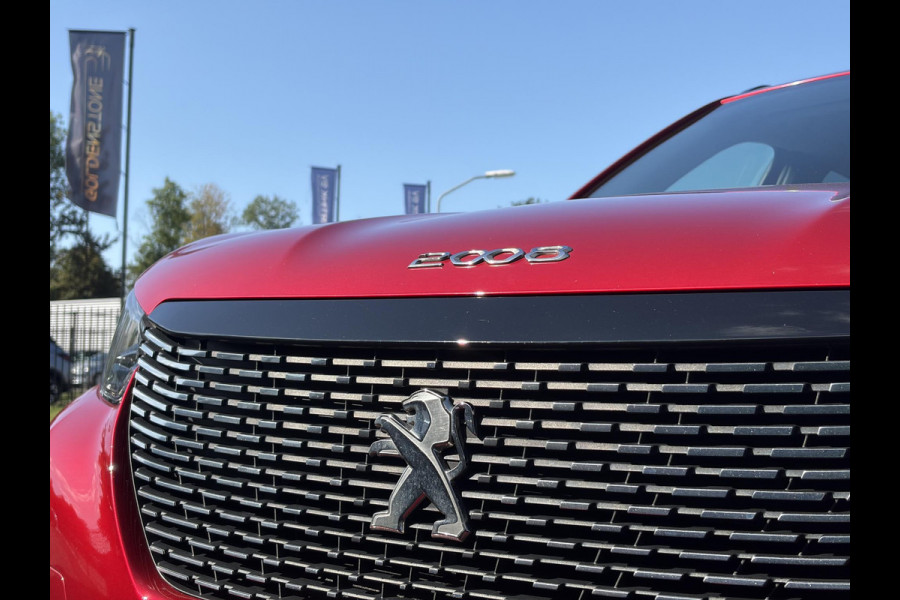Peugeot 2008 1.2 PureTech Allure ✓Recent beurt gehad✓D-riem vv in 06-2025✓Camera°360✓Draadloze telefoonlader✓Carplay✓Keyless✓Automaat✓Trekhaak✓Halfleder✓Navi✓Clima✓Cruise✓131pk✓Lm velgen✓2e Eigenaar✓Pdc V+A✓Rijstrooksensor✓N.A.P✓Apk tot 04-2028