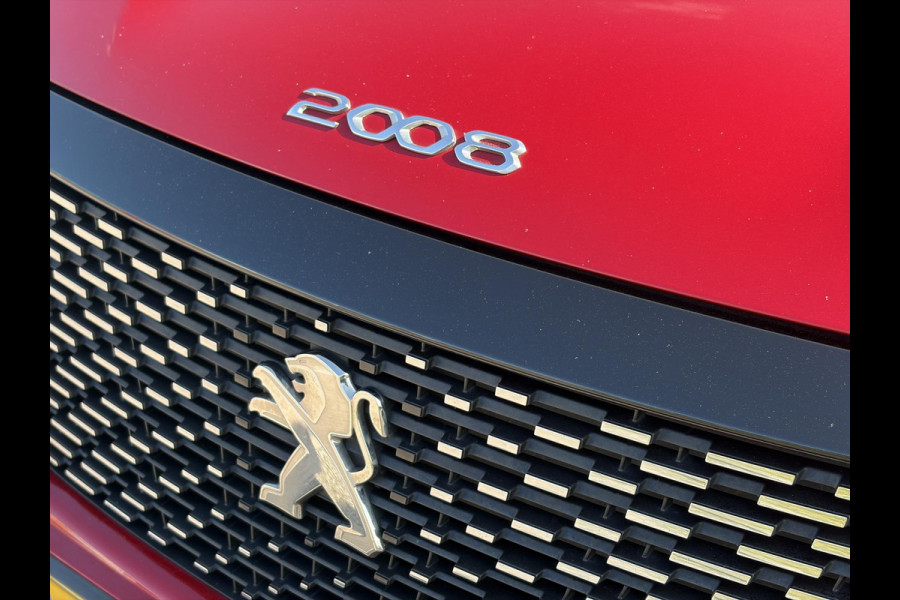 Peugeot 2008 1.2 PureTech Allure ✓Recent beurt gehad✓D-riem vv in 06-2025✓Camera°360✓Draadloze telefoonlader✓Carplay✓Keyless✓Automaat✓Trekhaak✓Halfleder✓Navi✓Clima✓Cruise✓131pk✓Lm velgen✓2e Eigenaar✓Pdc V+A✓Rijstrooksensor✓N.A.P✓Apk tot 04-2028