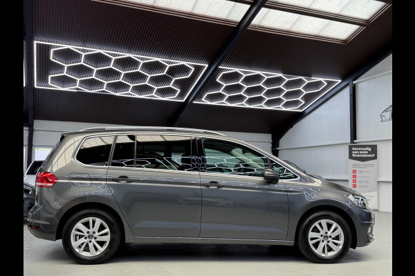 Volkswagen Touran 1.4 TSI Highline 7p CarPlay