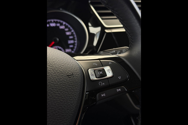 Volkswagen Touran 1.4 TSI Highline 7p CarPlay