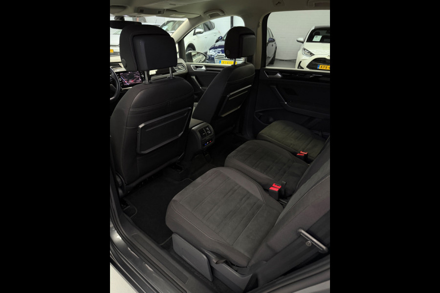 Volkswagen Touran 1.4 TSI Highline 7p CarPlay