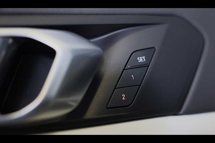 BMW X5 XDrive50e M Line / Head Up / Memory / Leder / HK / Open Pano / 360 Camera / Dode Hoek / Luchtvering / 22 Inch