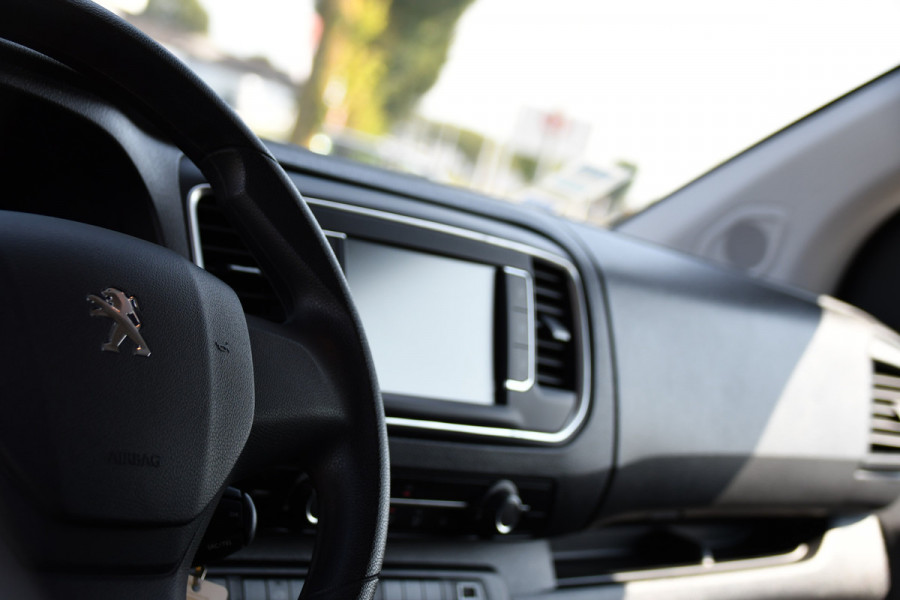 Peugeot Expert 2.0 BlueHDI 145 L3 PB Edition Camera, Cruise, Carplay, 145pk, Trekhaak, Sensoren, Multimedia, Uniek!