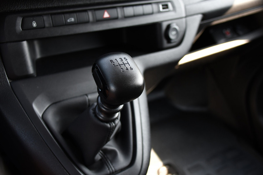 Peugeot Expert 2.0 BlueHDI 145 L3 PB Edition Camera, Cruise, Carplay, 145pk, Trekhaak, Sensoren, Multimedia, Uniek!