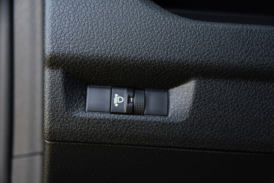 Peugeot Expert 2.0 BlueHDI 145 L3 PB Edition Camera, Cruise, Carplay, 145pk, Trekhaak, Sensoren, Multimedia, Uniek!
