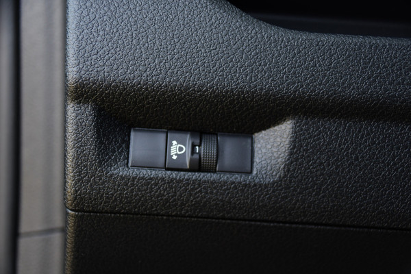 Peugeot Expert 2.0 BlueHDI 145 L3 PB Edition Camera, Cruise, Carplay, 145pk, Trekhaak, Sensoren, Multimedia, Uniek!