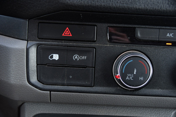 Volkswagen Crafter 35 2.0 TDI L3H3 RWD Black Edition Camera, Adaptieve Cruise, 3500kg Trekhaak, Automaat, LED, Geveerde stoel, 164pk, Massage stoel, Uniek!