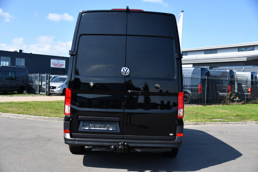 Volkswagen Crafter 35 2.0 TDI L3H3 RWD Black Edition Camera, Adaptieve Cruise, 3500kg Trekhaak, Automaat, LED, Geveerde stoel, 164pk, Massage stoel, Uniek!
